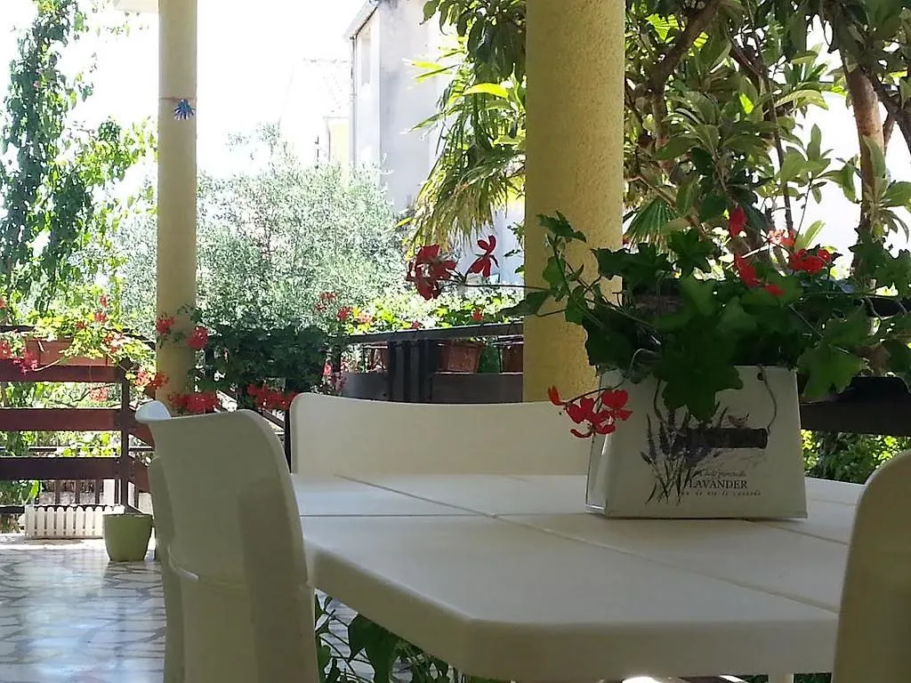 Apartment Perunika Zadar